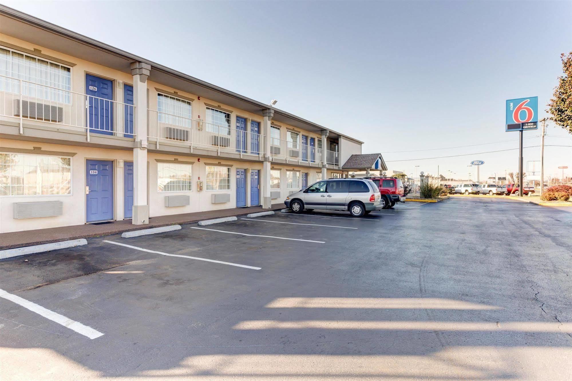 Americas Best Value Inn Bowling Green Exterior photo